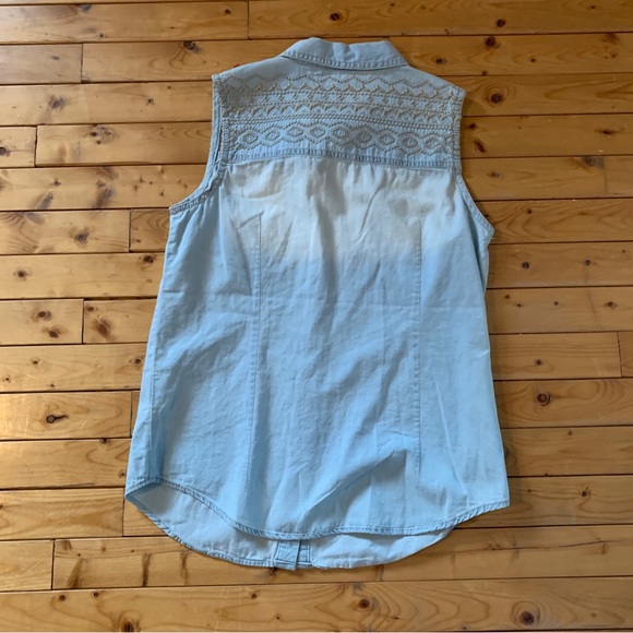 Cowgirl Chic Button Down Blouse - Picture 4 of 7